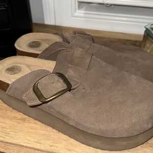 Women’s cushionaire platform Brown Suede Slip-On Shoes